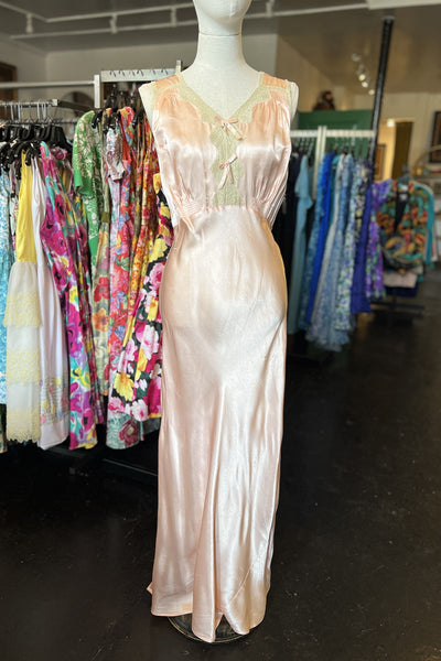 Vintage 1930s/40s Pink Silk Gown Vintage 1930s/40s Pink Silk Gown
