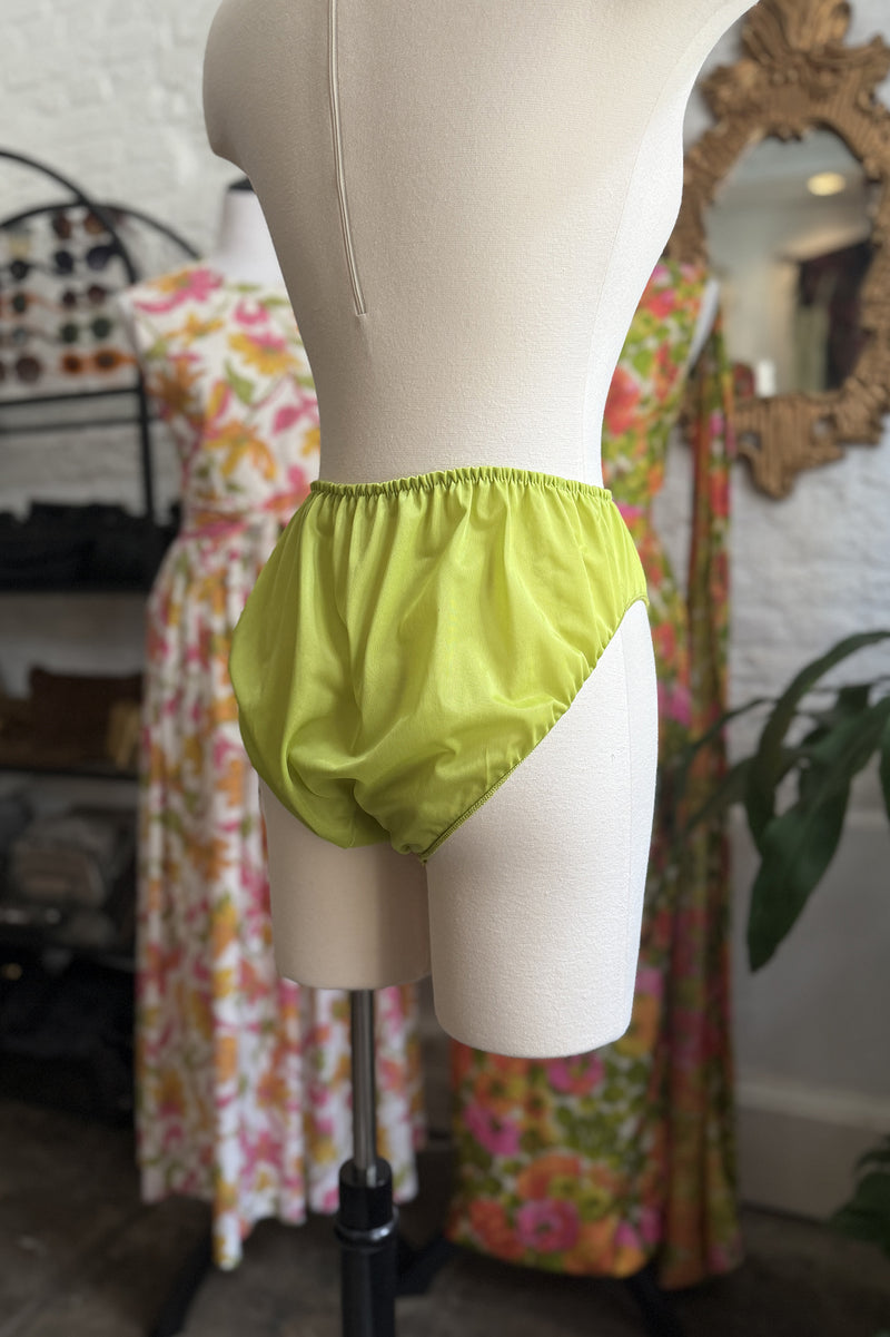 RARE! Vintage 1960s Chartreuse Nylon Chemise Set