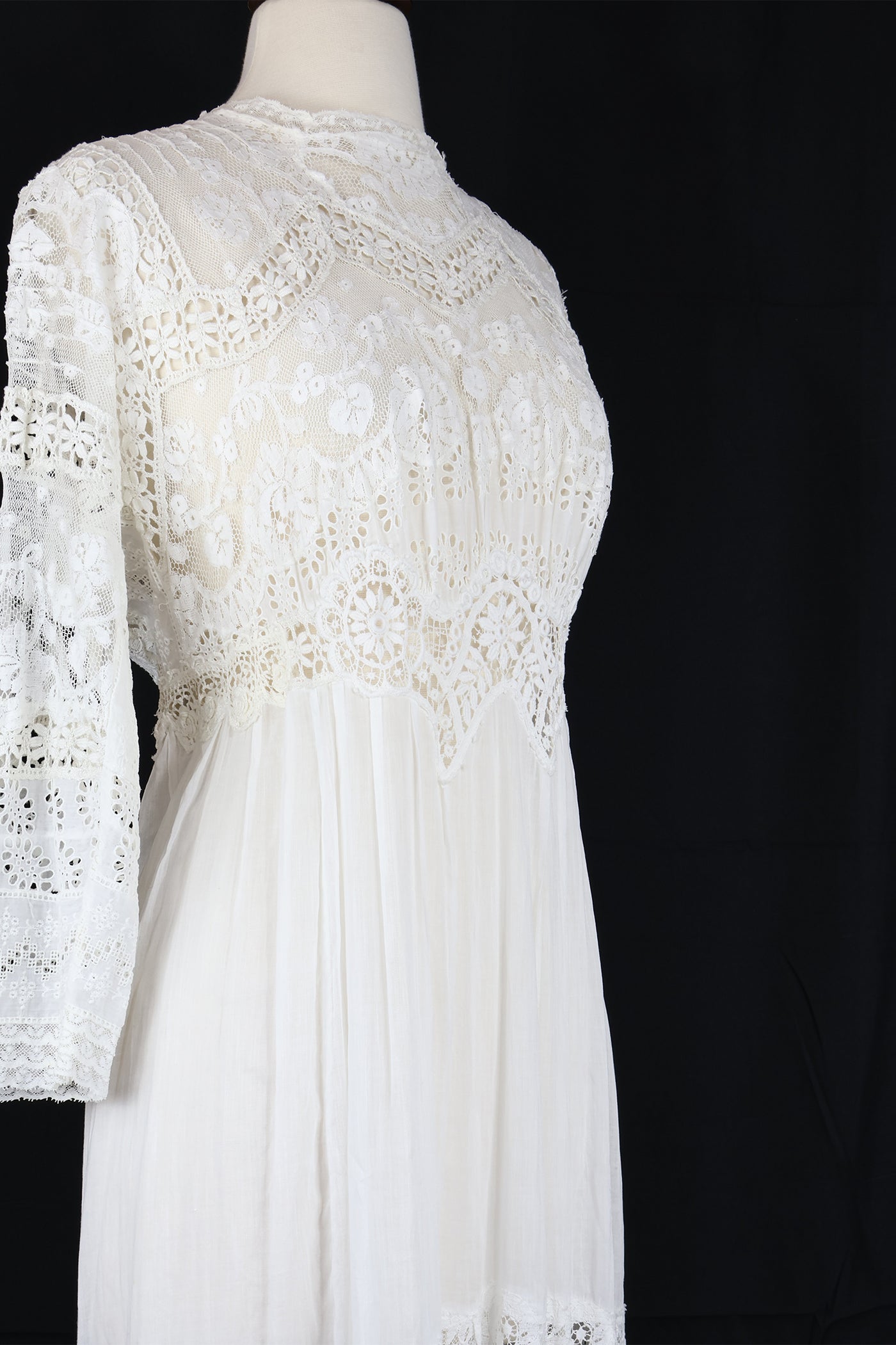 Vintage 1910s White Lace Dress - 32 inch waist