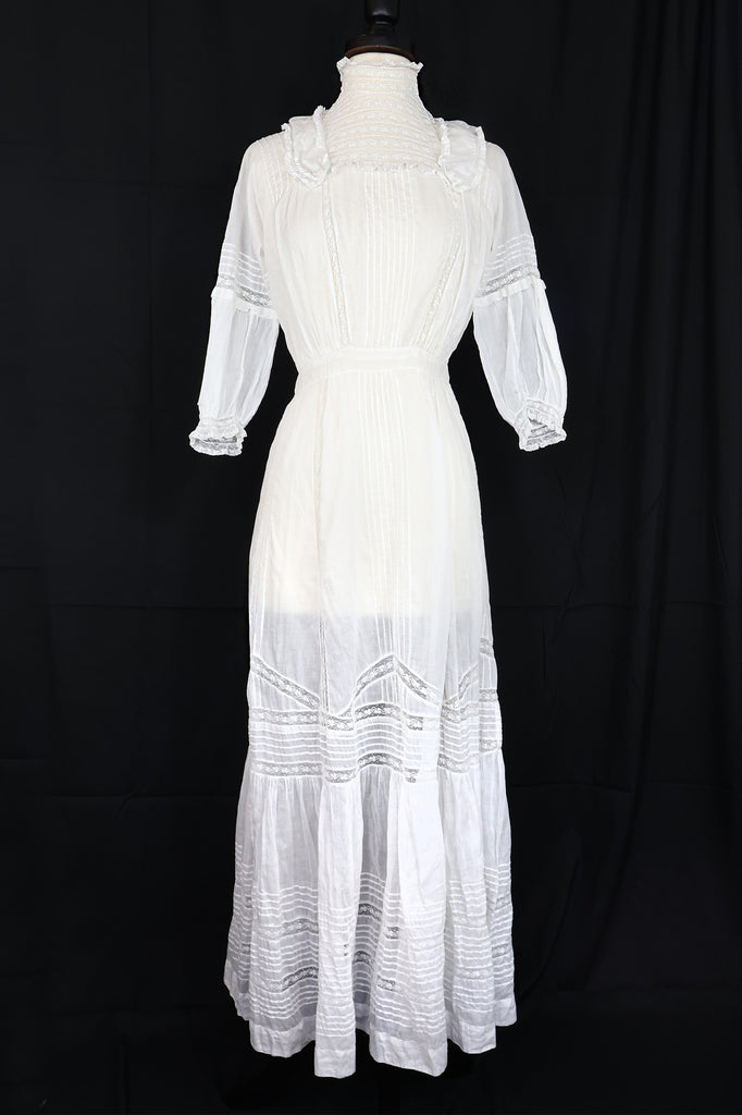 Antique 1912 Graduation Gown with Lace 'Epaulets'