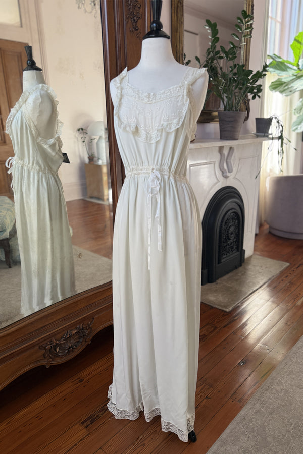 Vintage 1940s Satin and Lace Gown - Size M/L
