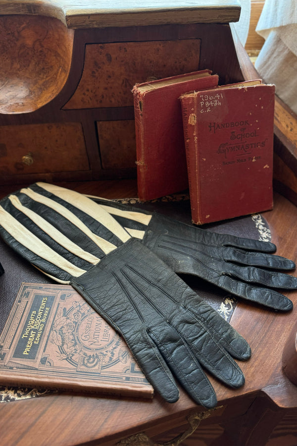 Vintage 1940s/50s Black and White Striped Gloves