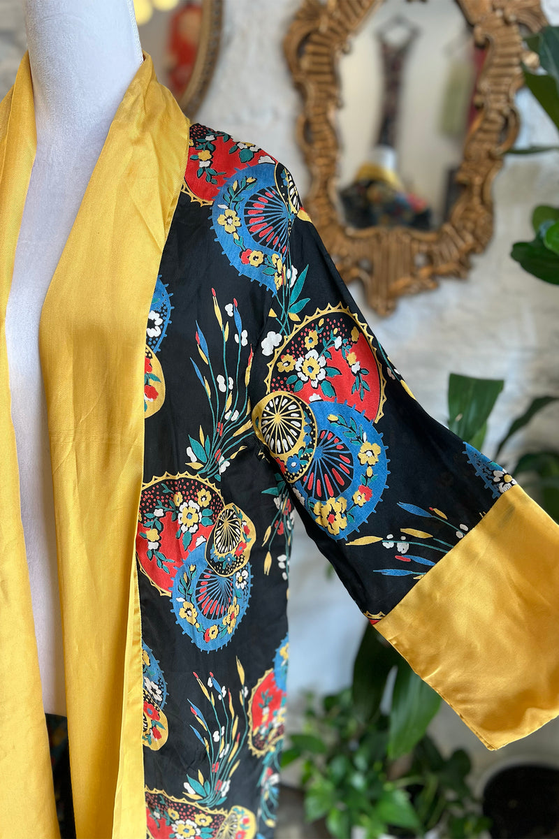 Vintage 1920s Parasols Robe