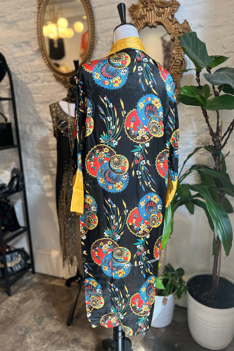 Vintage 1920s Parasols Robe