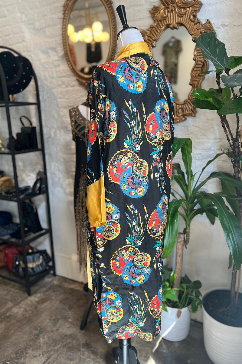 Vintage 1920s Parasols Robe