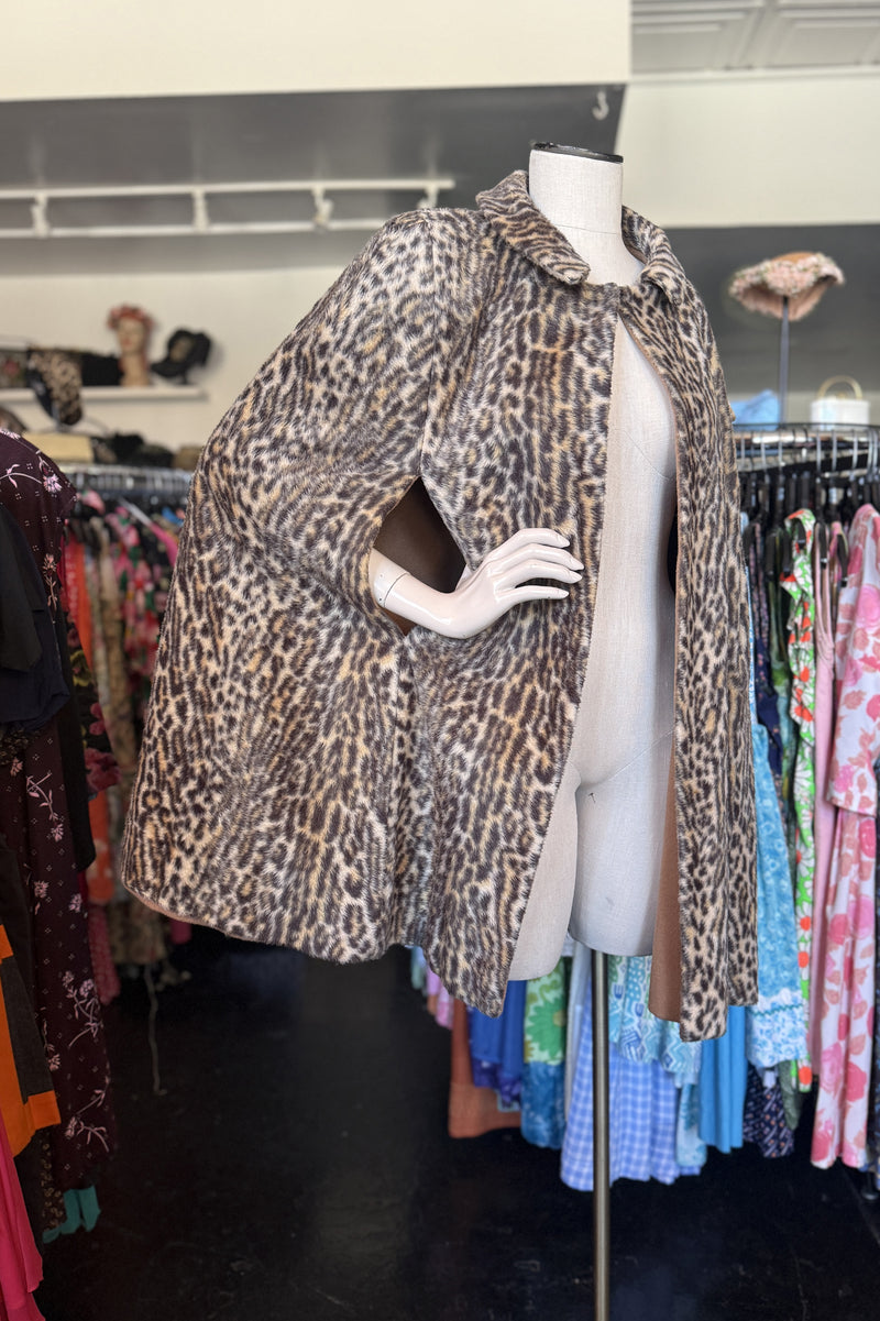 Vintage 1950s/60s Faux Fur Leopard Cape